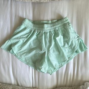Lululemon Pleated Short - Light Green Size 6